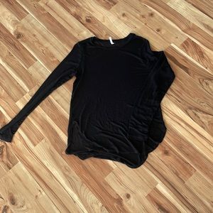 Medium black high low long sleeve shirt
